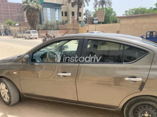 نيسان صنى 2013 أبيض مستعملة للبيع - 3