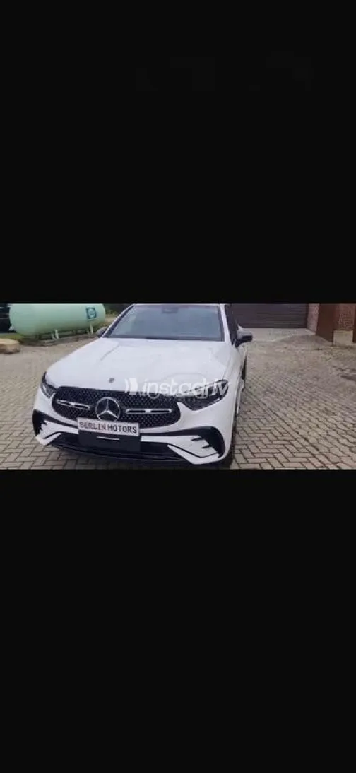 مرسيدس GLC 300 2025 أبيض مستعملة للبيع - 1