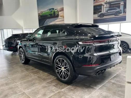 بورش كايين 2025 أسود مستعملة للبيع - 2