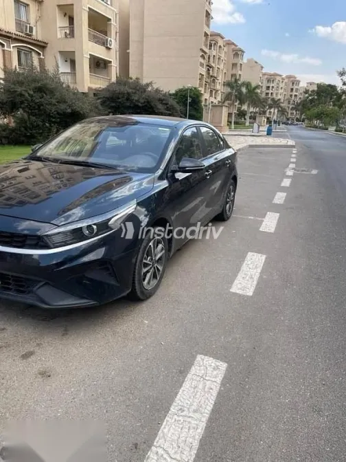 كيا سيراتو 2022 أزرق غامق مستعملة للبيع - 5