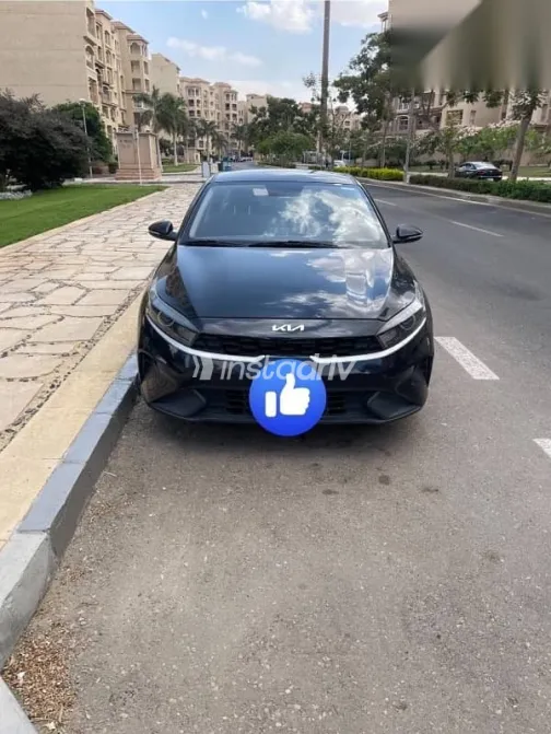 كيا سيراتو 2022 أزرق غامق مستعملة للبيع - 6