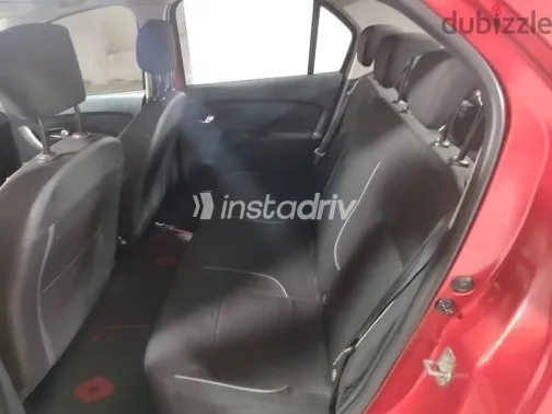 Renault Logan 2017 Red Used for Sale - 4