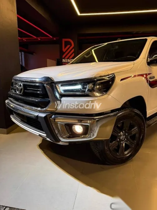 تويوتا هايلكس 2025 أبيض جديدة للبيع - 3