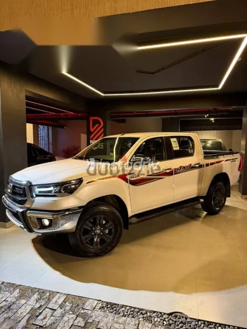 تويوتا هايلكس 2025 أبيض جديدة للبيع - 4