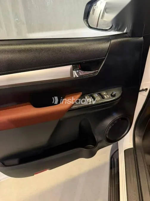 تويوتا هايلكس 2025 أبيض جديدة للبيع - 8