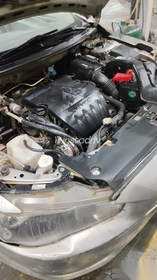 ميتسوبيشي لانسر 2016 فضي مستعملة للبيع - 9