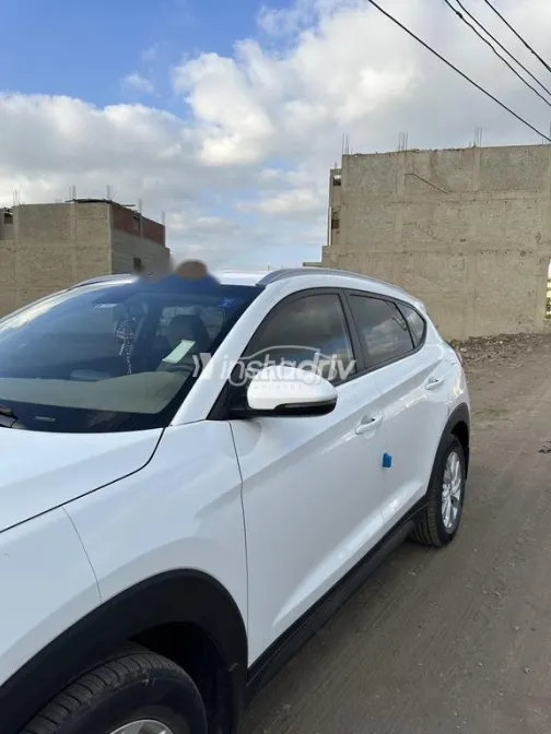 هيونداي توسان 2019 أبيض مستعملة للبيع - 2