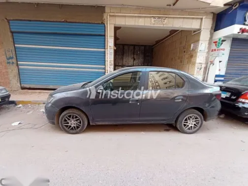 Renault Logan 2017 Black Used for Sale - 4