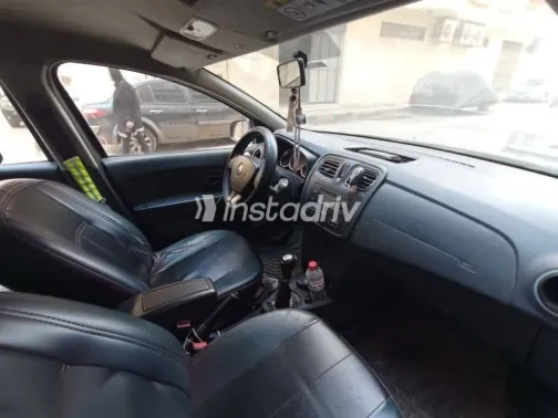 Renault Logan 2017 Black Used for Sale - 5