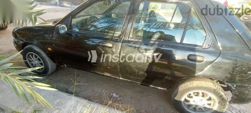 فورد فيستا 2000 أسود مستعملة للبيع - 2