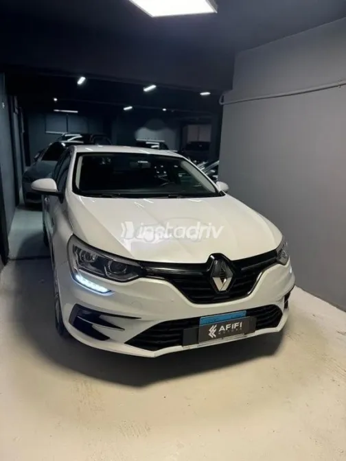 رينو ميجان 2022 أبيض مستعملة للبيع - 1