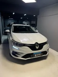 رينو ميجان 2022 أبيض مستعملة للبيع