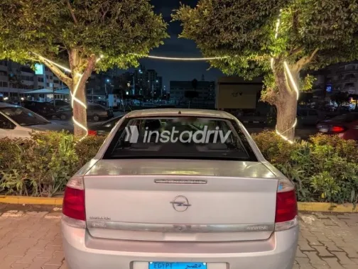 Opel Vectra 2008 Gold Used for Sale - 4