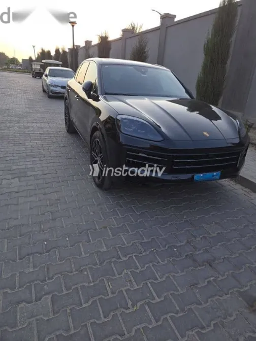 Porsche Cayenne 2024 Black Used for Sale - 1