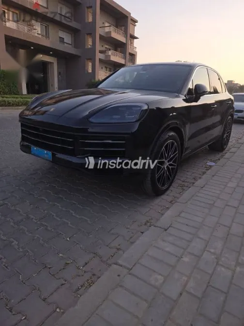 Porsche Cayenne 2024 Black Used for Sale - 2