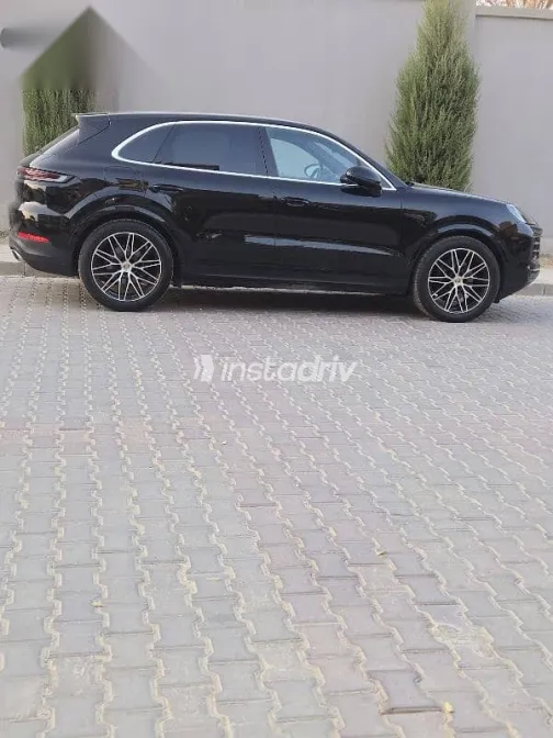 Porsche Cayenne 2024 Black Used for Sale - 5
