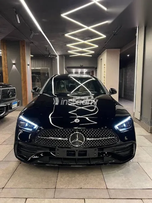 مرسيدس C 200 2026 أسود جديدة للبيع - 1