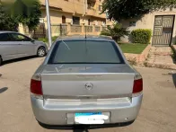 اوبل فيكترا 2008 فضي مستعملة للبيع