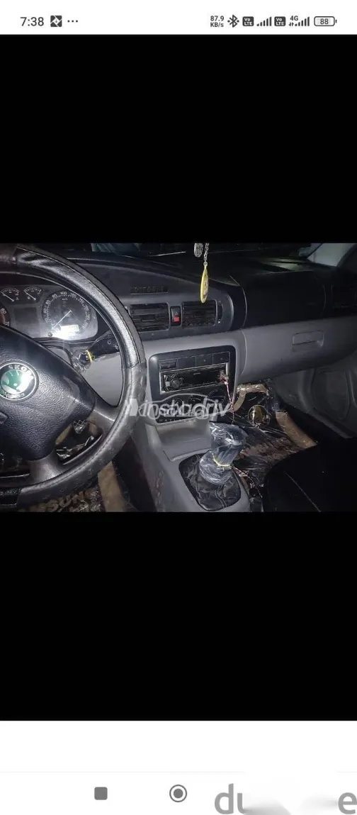 سكودا اوكتافيا 2002 أحمر مستعملة للبيع - 5