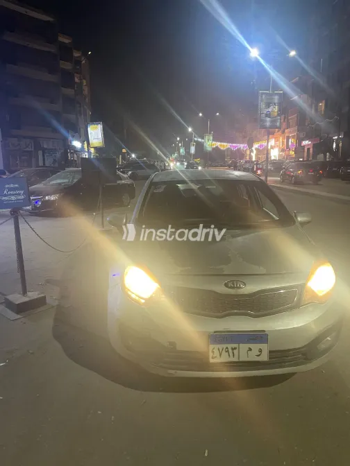 Kia Rio 2013 White Used for Sale - 3