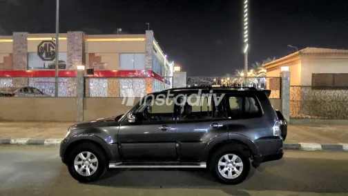 Mitsubishi Pajero 2018 White Used for Sale - 2