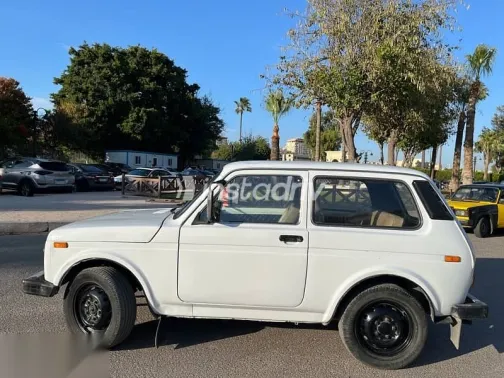 لادا نيفا 1983 أبيض مستعملة للبيع - 2