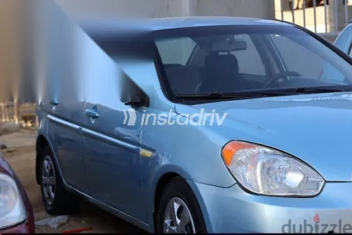 هيونداي اكسنت 2009 أزرق غامق مستعملة للبيع - 3