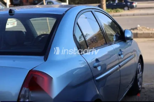 هيونداي اكسنت 2009 أزرق غامق مستعملة للبيع - 4