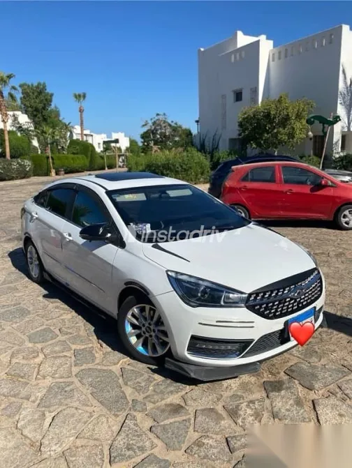 شيرى اريزو 3 2023 أبيض مستعملة للبيع - 1