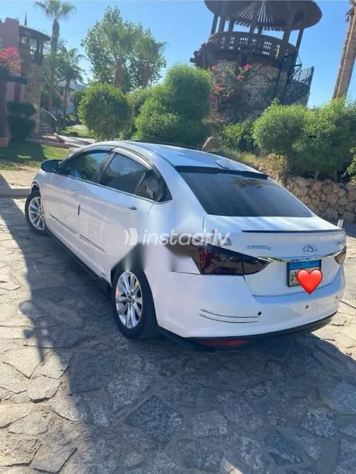 شيرى اريزو 3 2023 أبيض مستعملة للبيع - 4