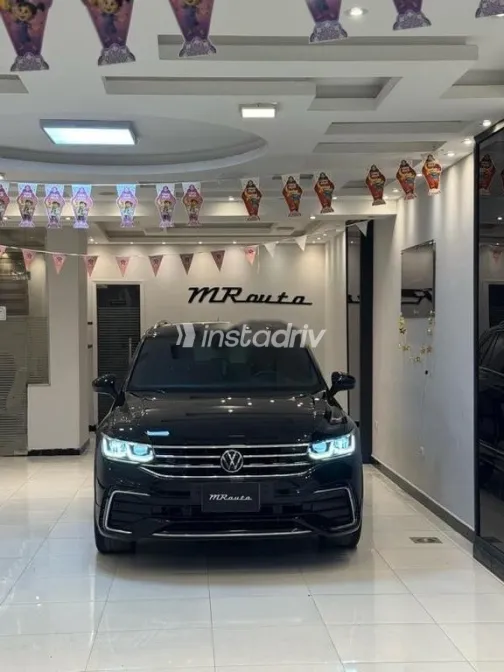 فولكس فاغن تيجون 2022 أسود مستعملة للبيع - 2