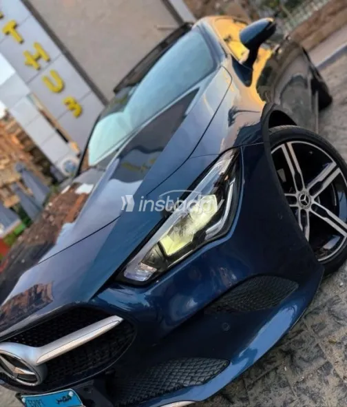 مرسيدس CLA 200 2022 أزرق غامق مستعملة للبيع - 4