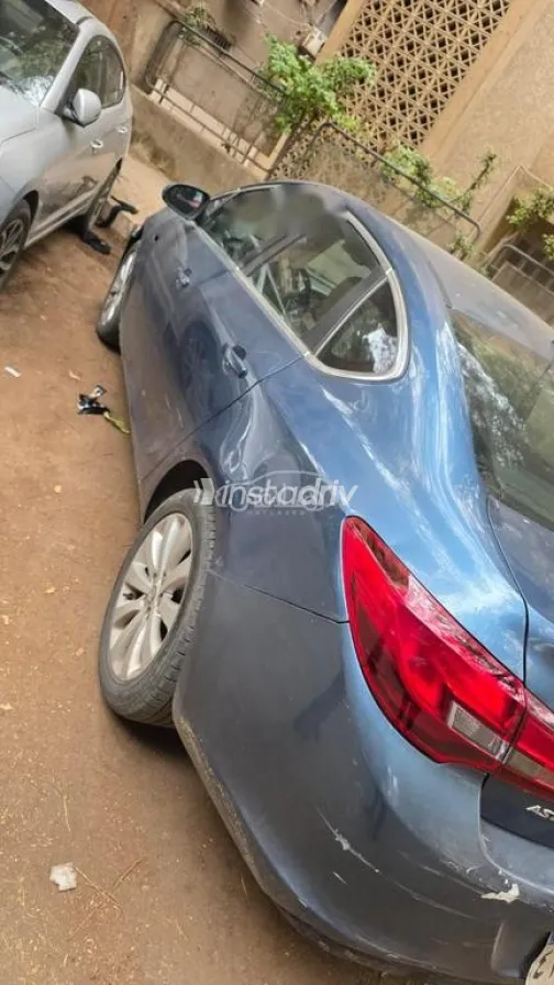 اوبل أسترا 2016 أزرق مستعملة للبيع - 2