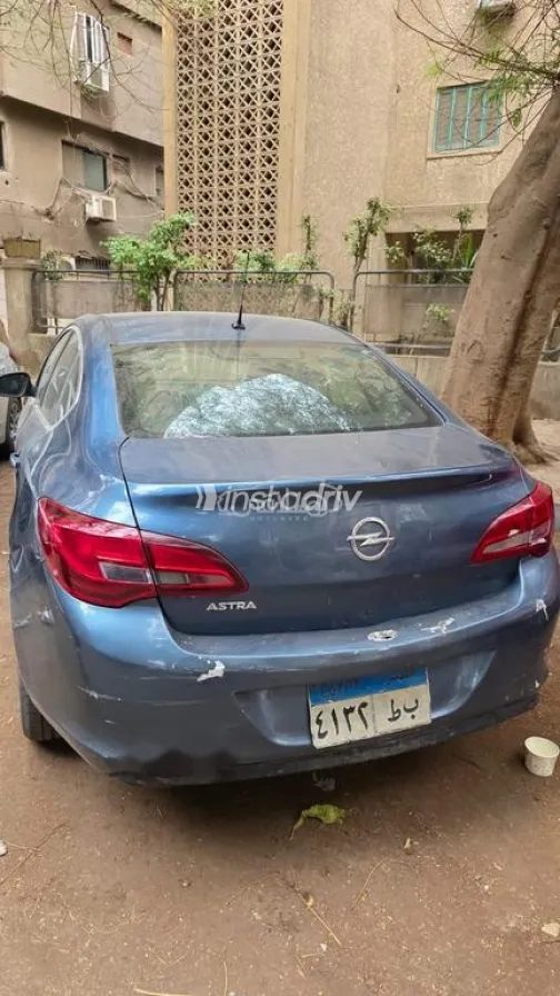 اوبل أسترا 2016 أزرق مستعملة للبيع - 4