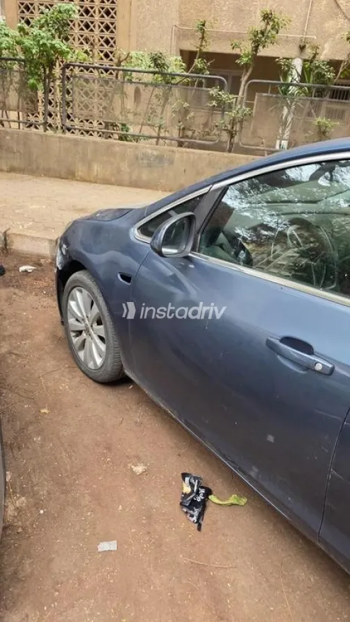 اوبل أسترا 2016 أزرق مستعملة للبيع - 5