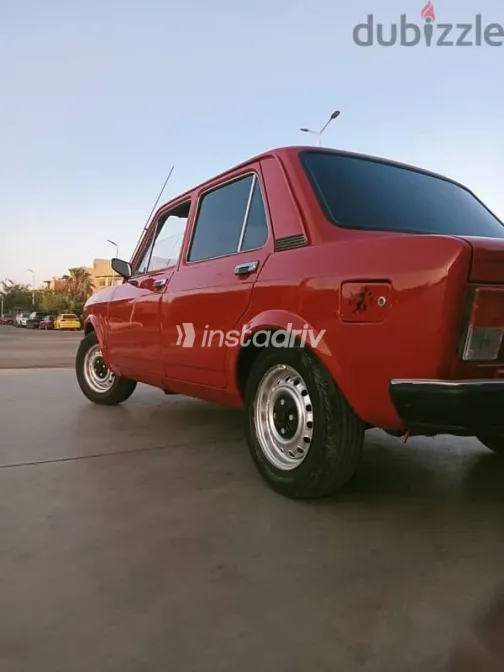 فيات 128 1985 أحمر مستعملة للبيع - 4