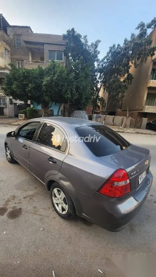 شيفروليه افيو 2013 رمادي مستعملة للبيع - 3