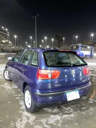 سيات ابيزا 2001 أزرق غامق مستعملة للبيع