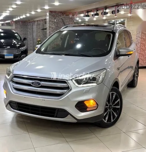 Ford Kuga 2018 Silver Used for Sale - 2