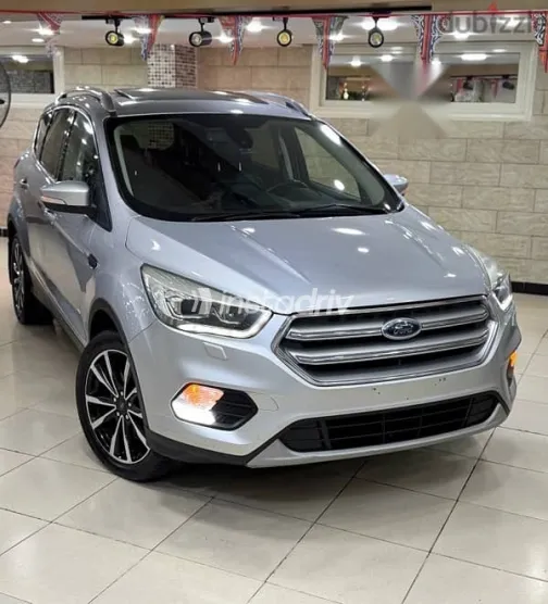 Ford Kuga 2018 Silver Used for Sale - 3