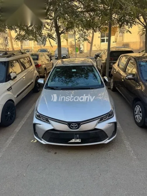 Toyota Corolla 2021 Silver Used for Sale - 2