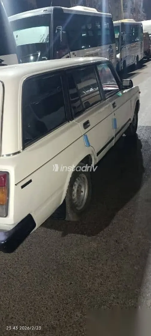 لادا 2104 1993 أبيض مستعملة للبيع - 1