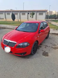 بريليانس FRV 2009 أحمر مستعملة للبيع