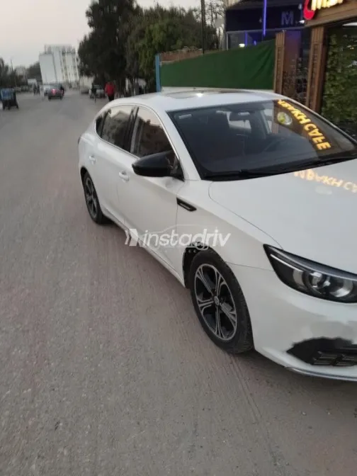 MG 6 2022 White Used for Sale - 1