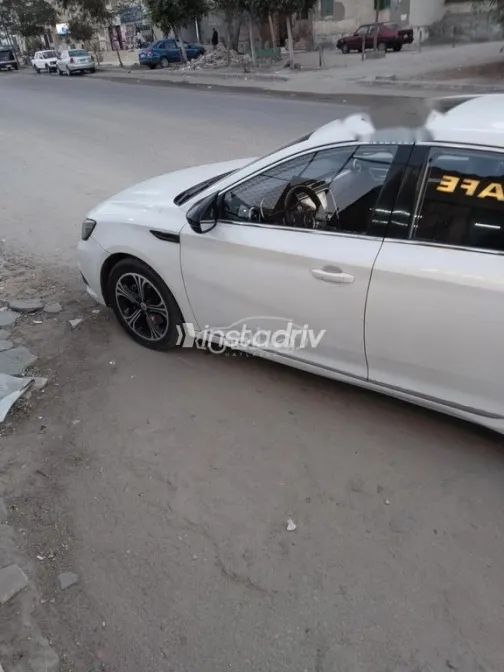 MG 6 2022 White Used for Sale - 4