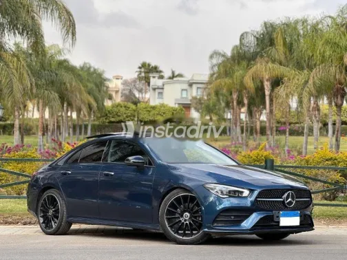 مرسيدس CLA 180 2022 أزرق غامق مستعملة للبيع - 2
