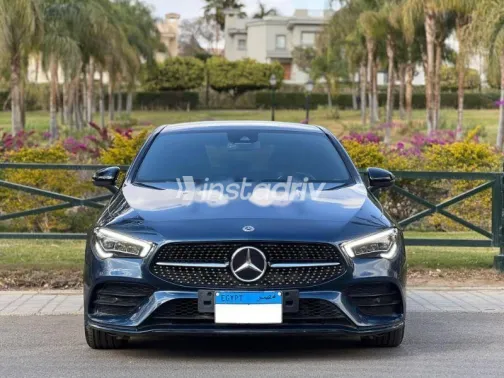 مرسيدس CLA 180 2022 أزرق غامق مستعملة للبيع - 3
