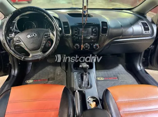 كيا سيراتو 2016 أسود مستعملة للبيع - 1