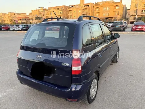 هيونداي ماتريكس 2009 أزرق غامق مستعملة للبيع - 2