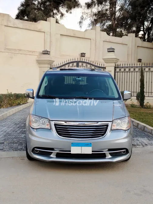 كرايسلر تاون اند كانترى 2015 أبيض مستعملة للبيع - 5